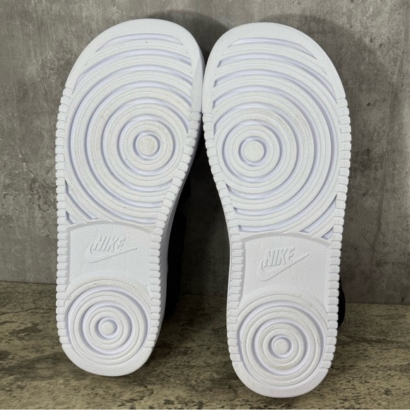 NEW Nike Icon Classic Platform Sandals Women 12 Black/White - Picture 10 of 11